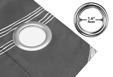Close-up van een ring met aangegeven diameter van 4 cm, en detail van de grijze stof met zilveren strepen