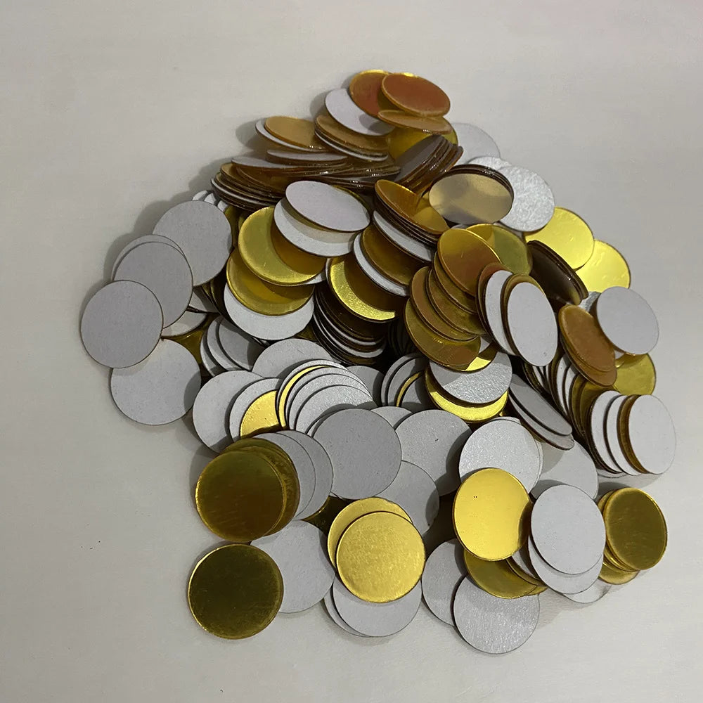 Stapel gouden ronde acryl plakspiegels