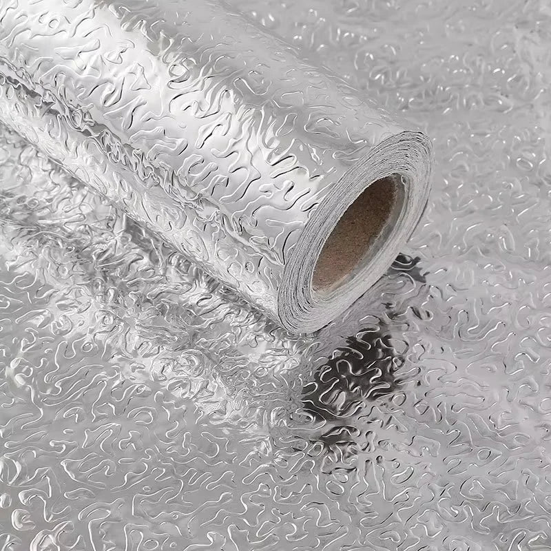 Rolle silberne Klebefolie mit Muster aus gewellten Blättern