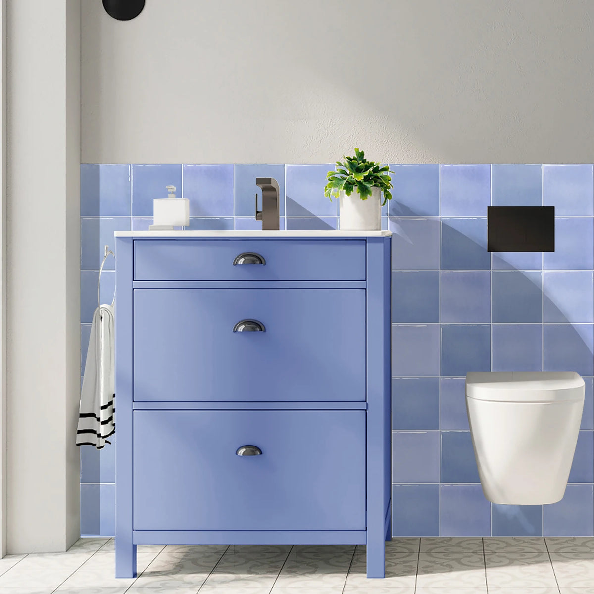 Blue unit with washbasin and toilet in front of blue-lilac gradient tile stickers